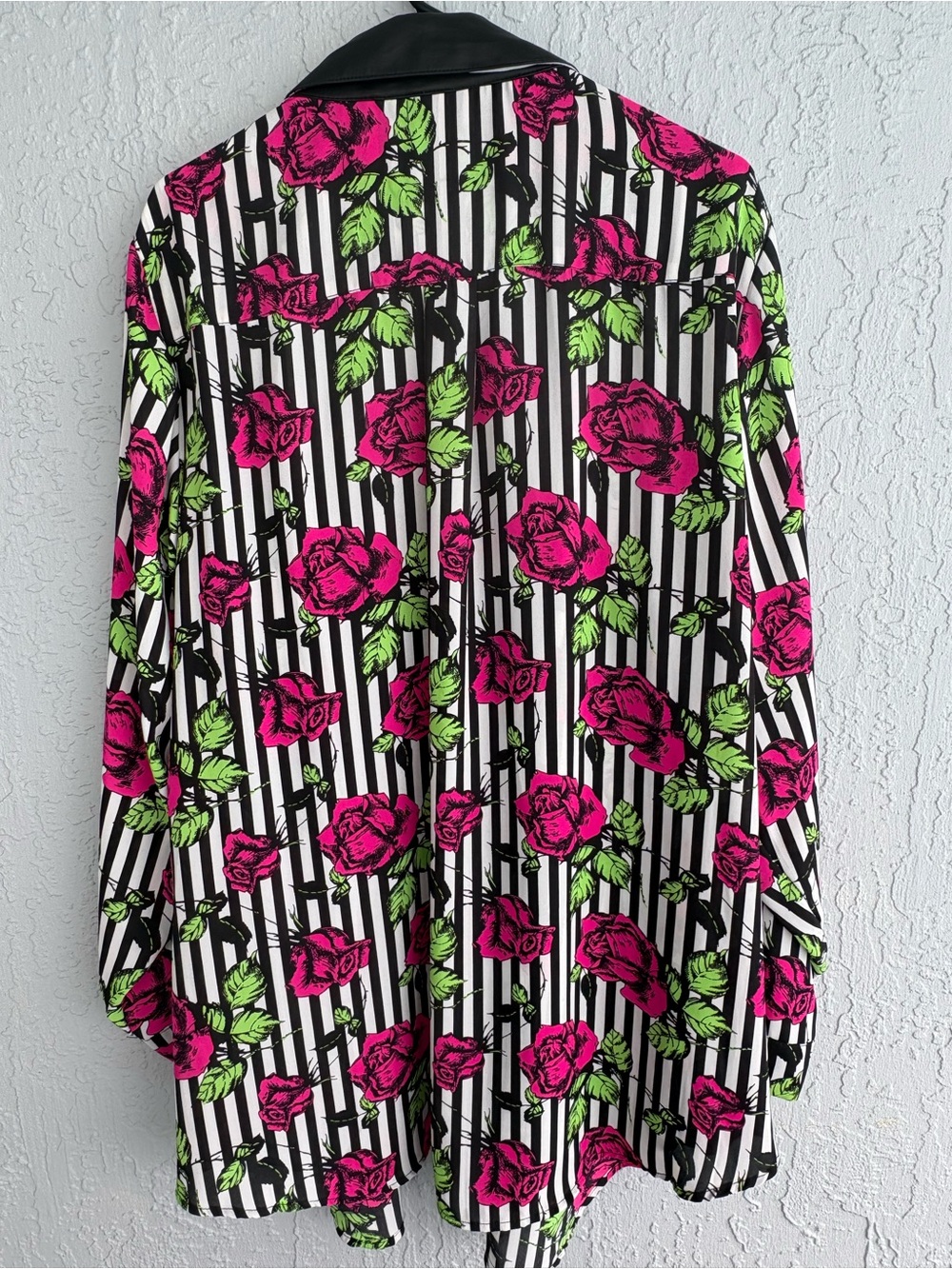 Torrid Betsy Johnson Tunic Blouse Sz 3X Pink Black Floral Stripe Georgette Snap - Picture 2 of 3